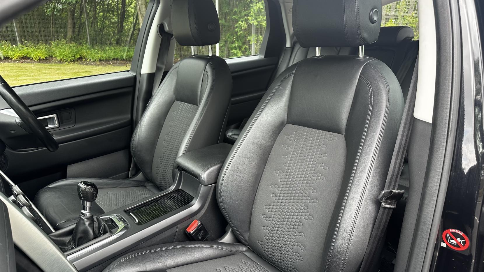 Land Rover Discovery Sport 2.0 TD4 SE SUV 5dr Diesel Manual 4WD Euro 6 (s/s) (5 Seat) (150 ps)