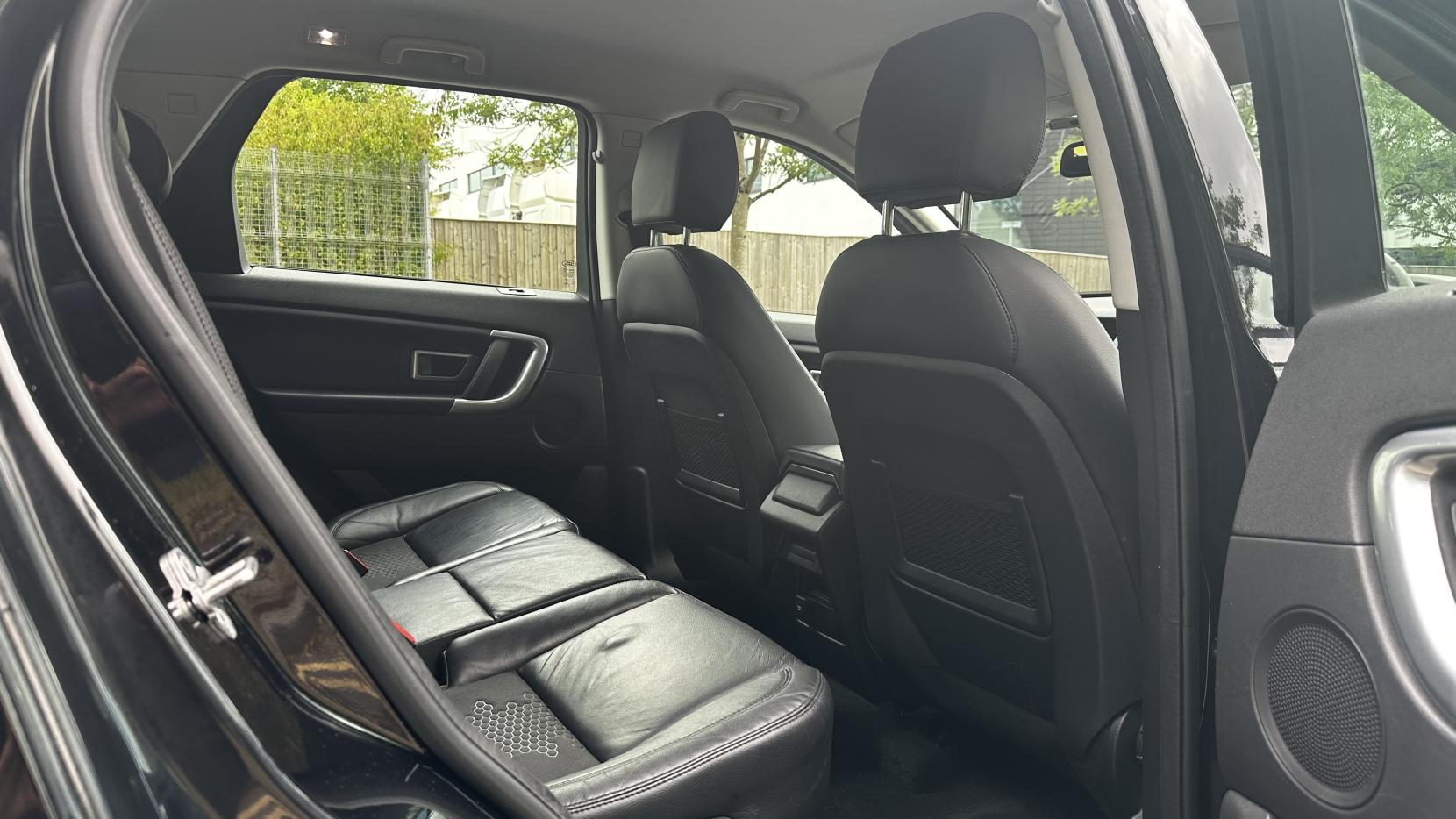 Land Rover Discovery Sport 2.0 TD4 SE SUV 5dr Diesel Manual 4WD Euro 6 (s/s) (5 Seat) (150 ps)
