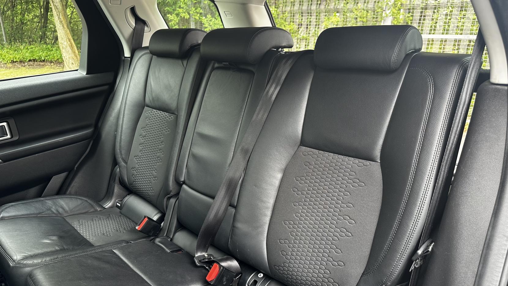Land Rover Discovery Sport 2.0 TD4 SE SUV 5dr Diesel Manual 4WD Euro 6 (s/s) (5 Seat) (150 ps)