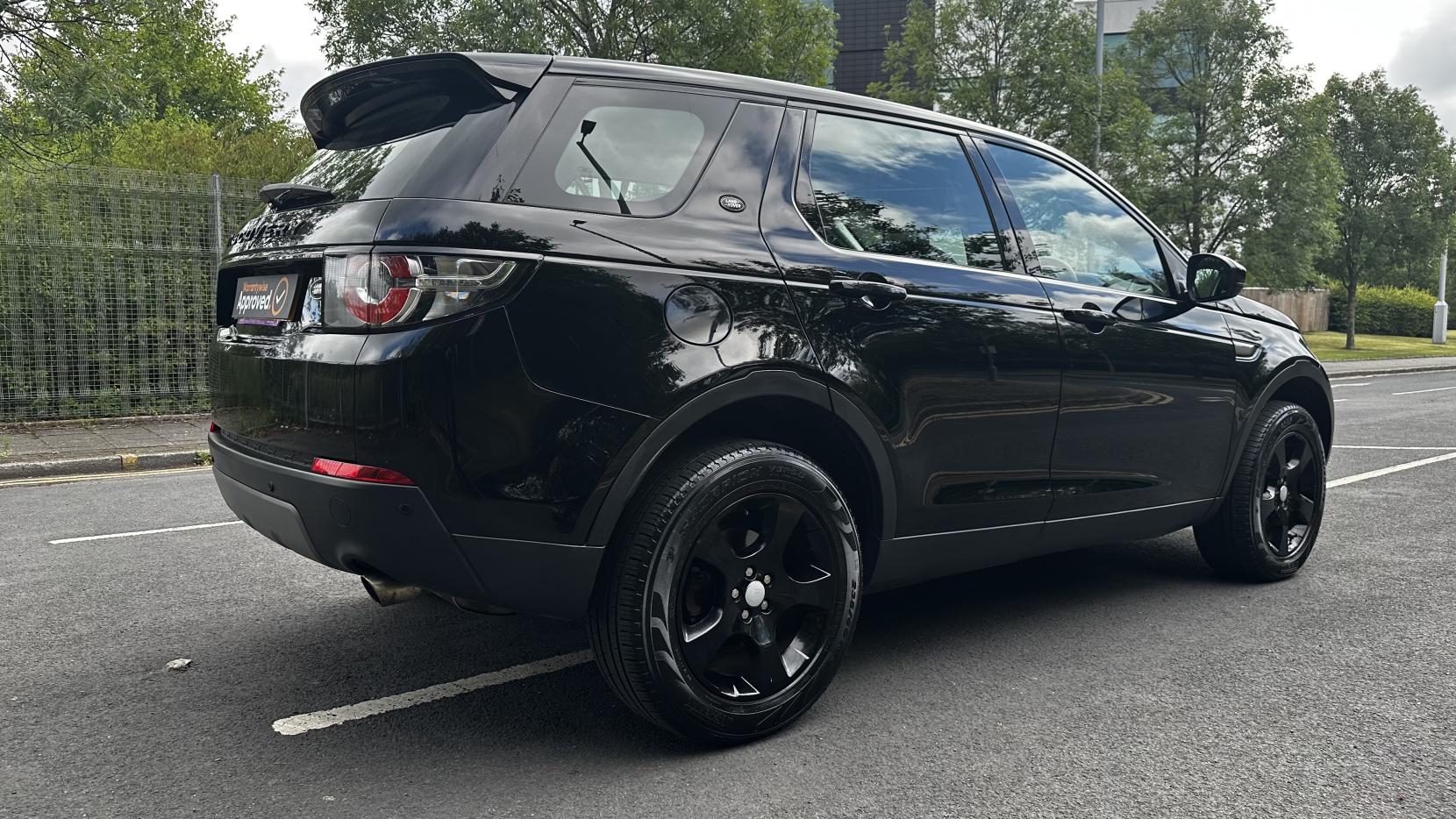 Land Rover Discovery Sport 2.0 TD4 SE SUV 5dr Diesel Manual 4WD Euro 6 (s/s) (5 Seat) (150 ps)