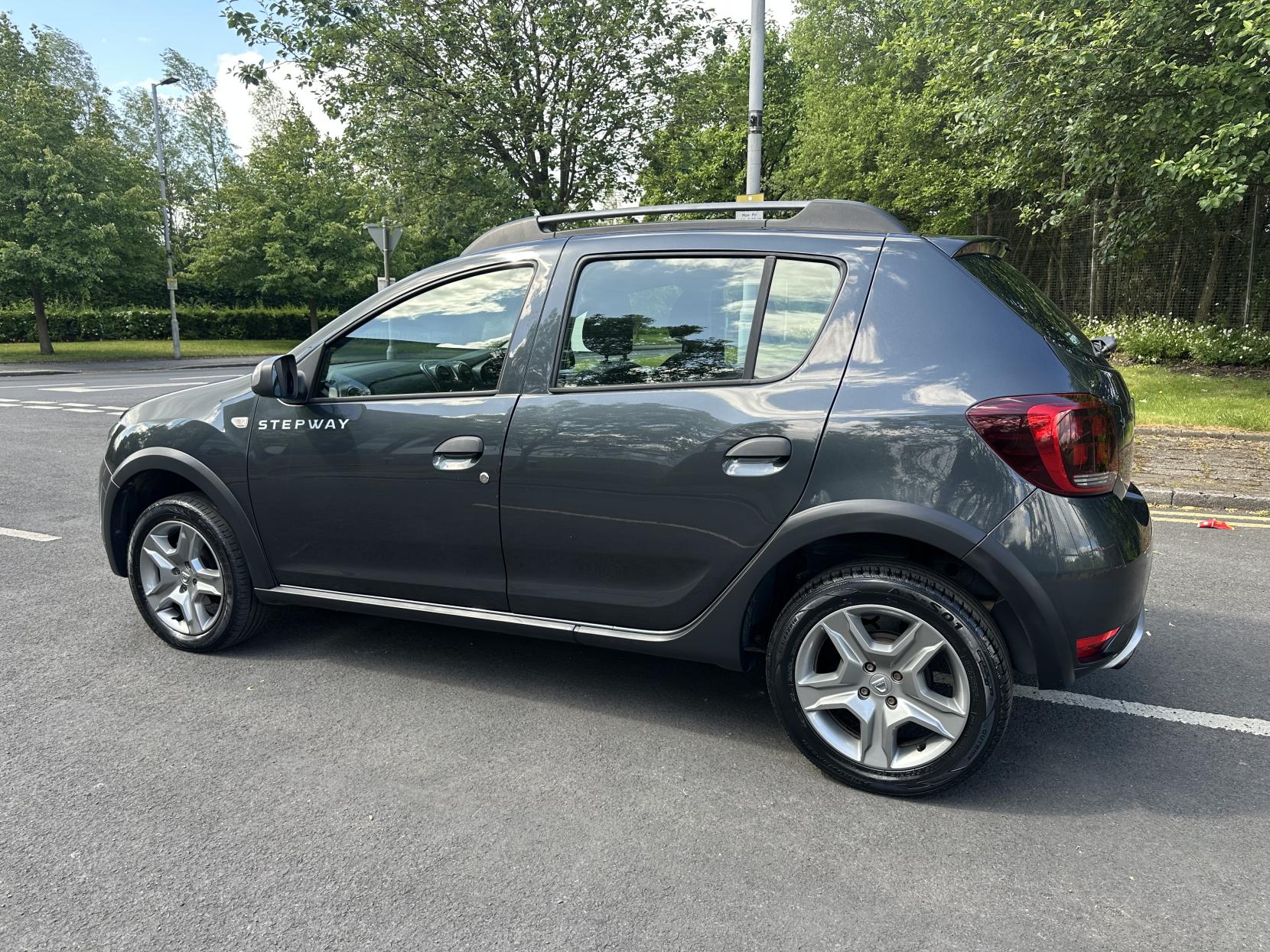 Dacia Sandero Stepway 0.9 TCe Essential Hatchback 5dr Petrol Manual Euro 6 (s/s) (90 ps)