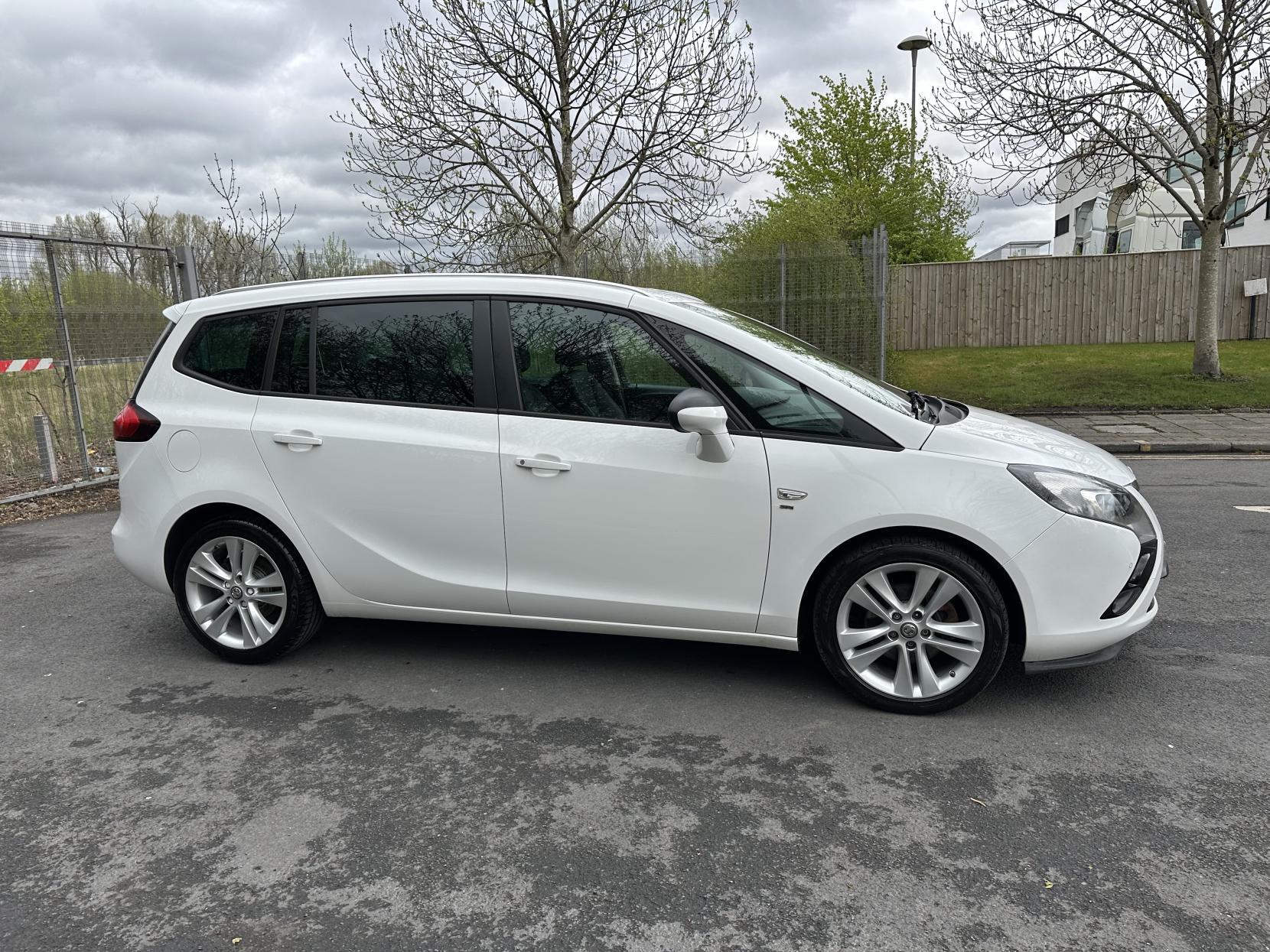 Vauxhall Zafira Tourer 1.4i Turbo SRi MPV 5dr Petrol Manual Euro 6 (140 ps)