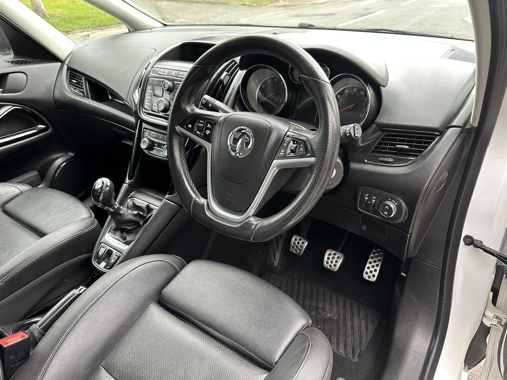 Vauxhall Zafira Tourer 1.4i Turbo SRi MPV 5dr Petrol Manual Euro 6 (140 ps)
