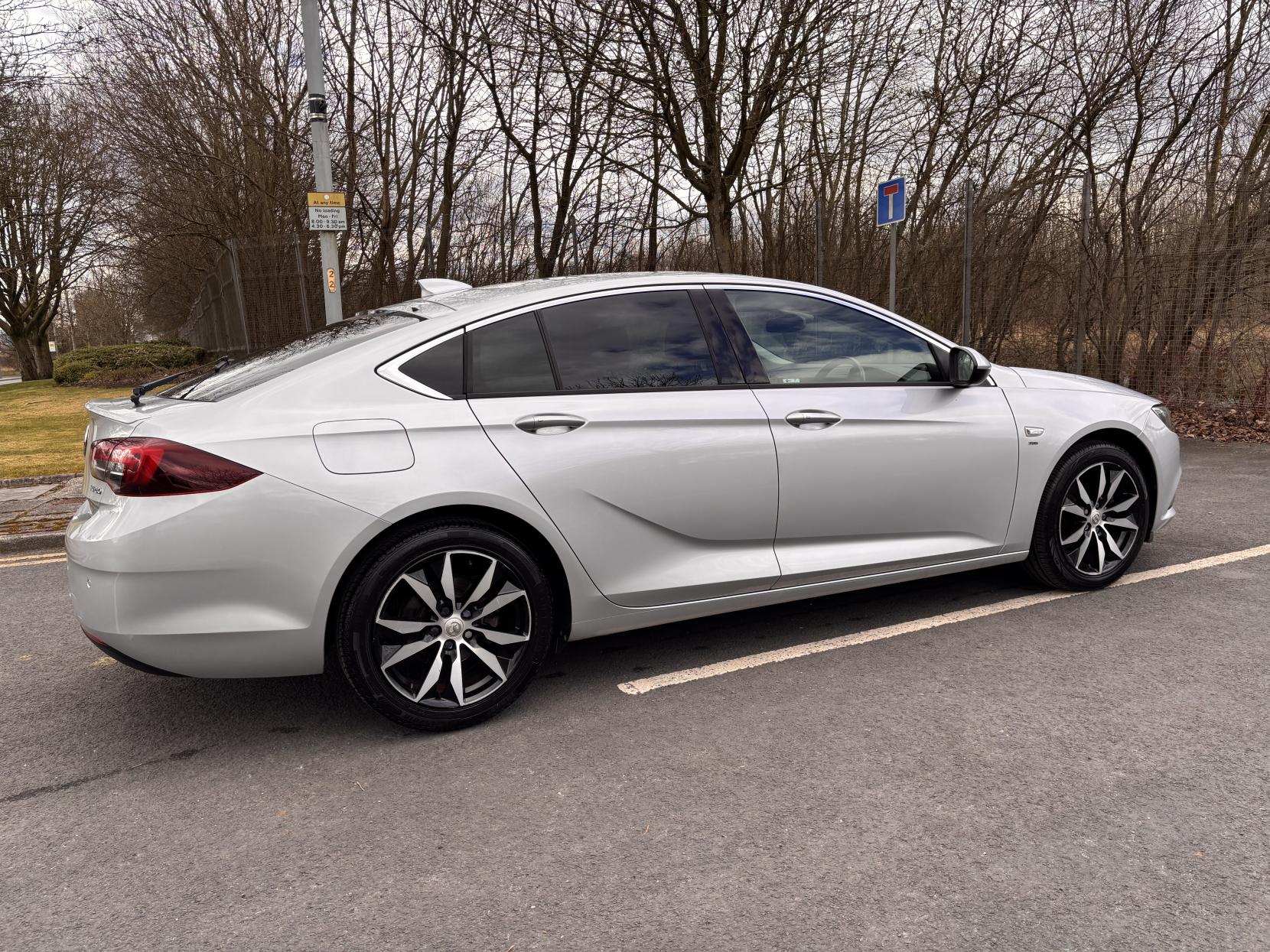 Vauxhall Insignia 1.5i Turbo SRi Nav Grand Sport 5dr Petrol Manual Euro 6 (s/s) (165 ps)