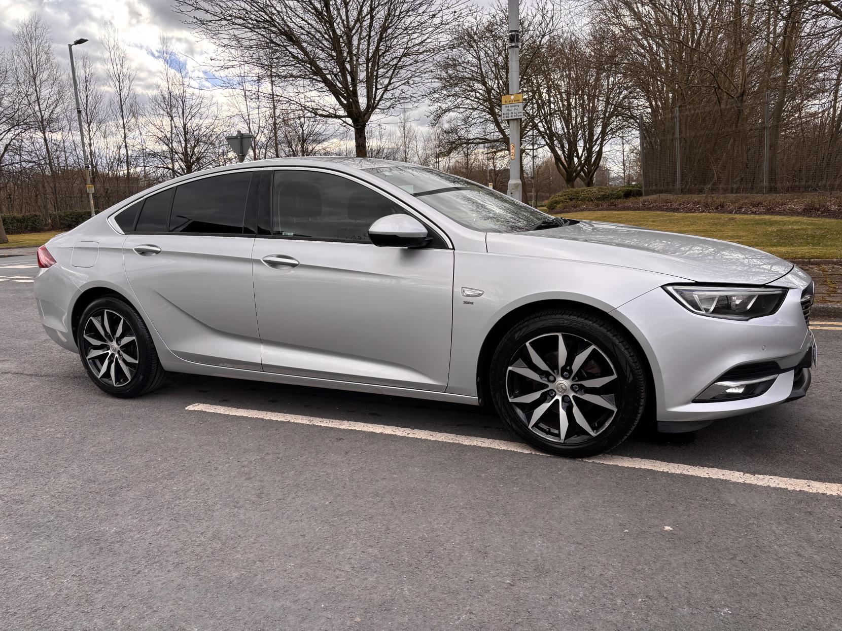 Vauxhall Insignia 1.5i Turbo SRi Nav Grand Sport 5dr Petrol Manual Euro 6 (s/s) (165 ps)