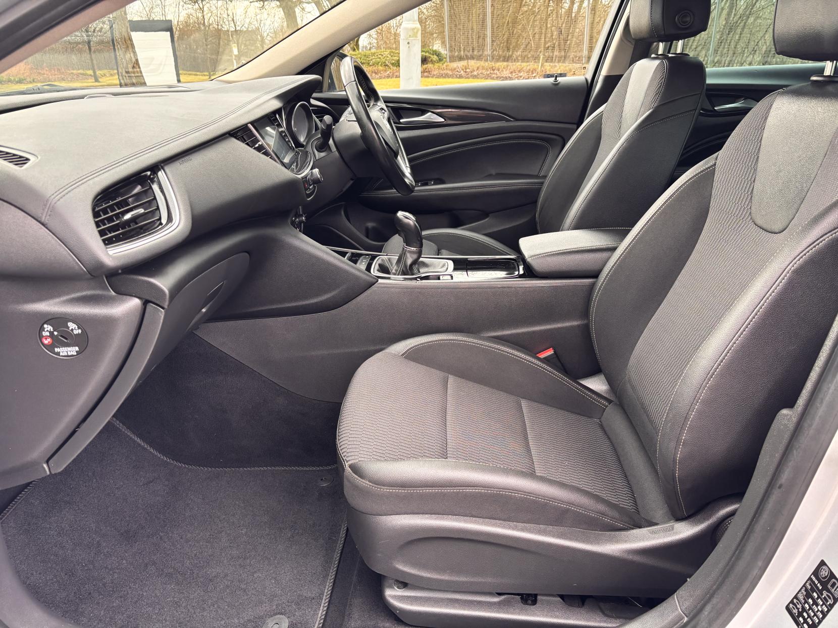 Vauxhall Insignia 1.5i Turbo SRi Nav Grand Sport 5dr Petrol Manual Euro 6 (s/s) (165 ps)