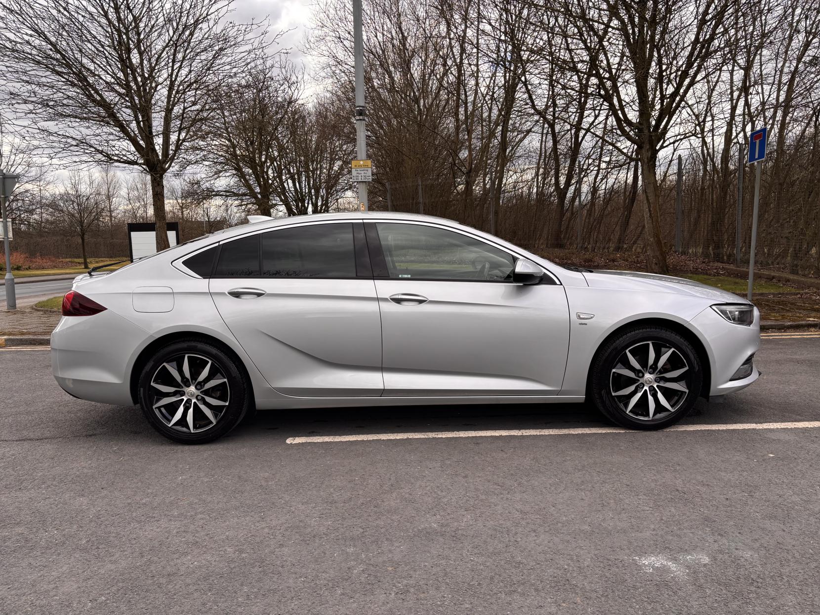 Vauxhall Insignia 1.5i Turbo SRi Nav Grand Sport 5dr Petrol Manual Euro 6 (s/s) (165 ps)