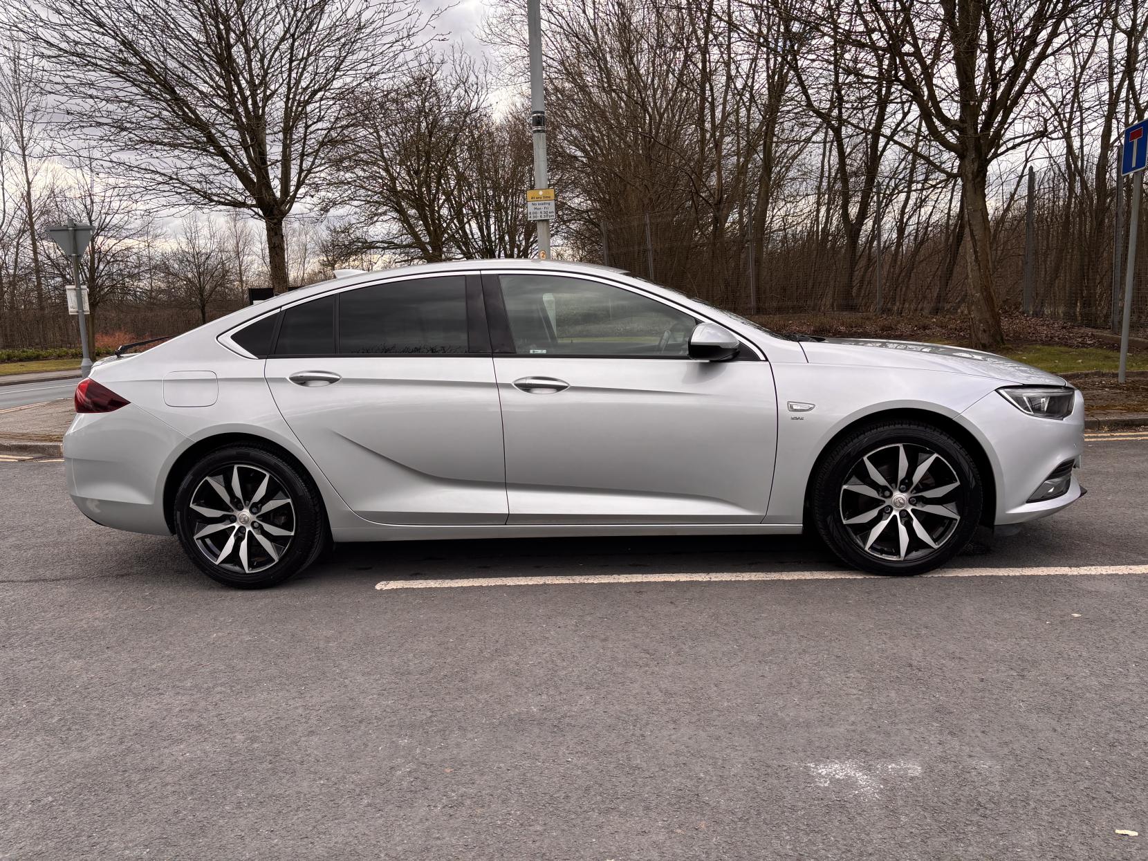 Vauxhall Insignia 1.5i Turbo SRi Nav Grand Sport 5dr Petrol Manual Euro 6 (s/s) (165 ps)