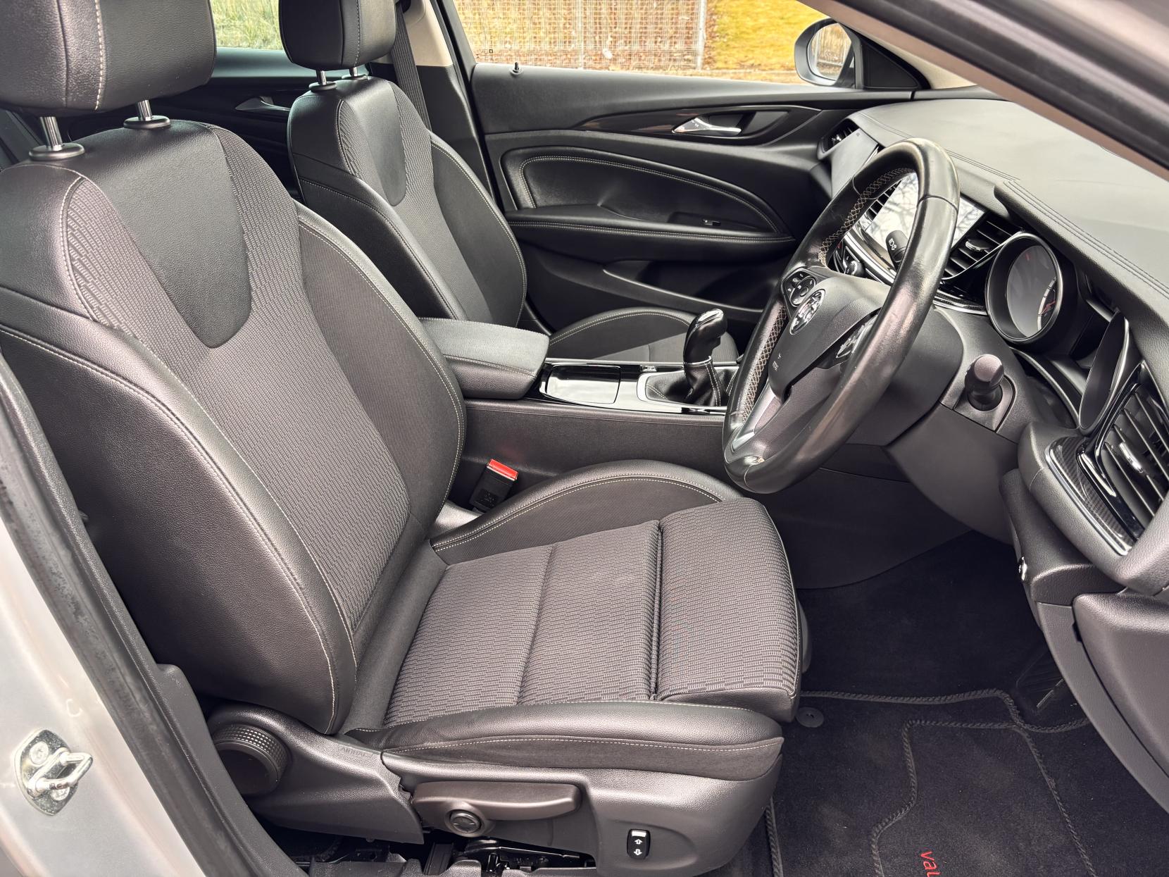 Vauxhall Insignia 1.5i Turbo SRi Nav Grand Sport 5dr Petrol Manual Euro 6 (s/s) (165 ps)