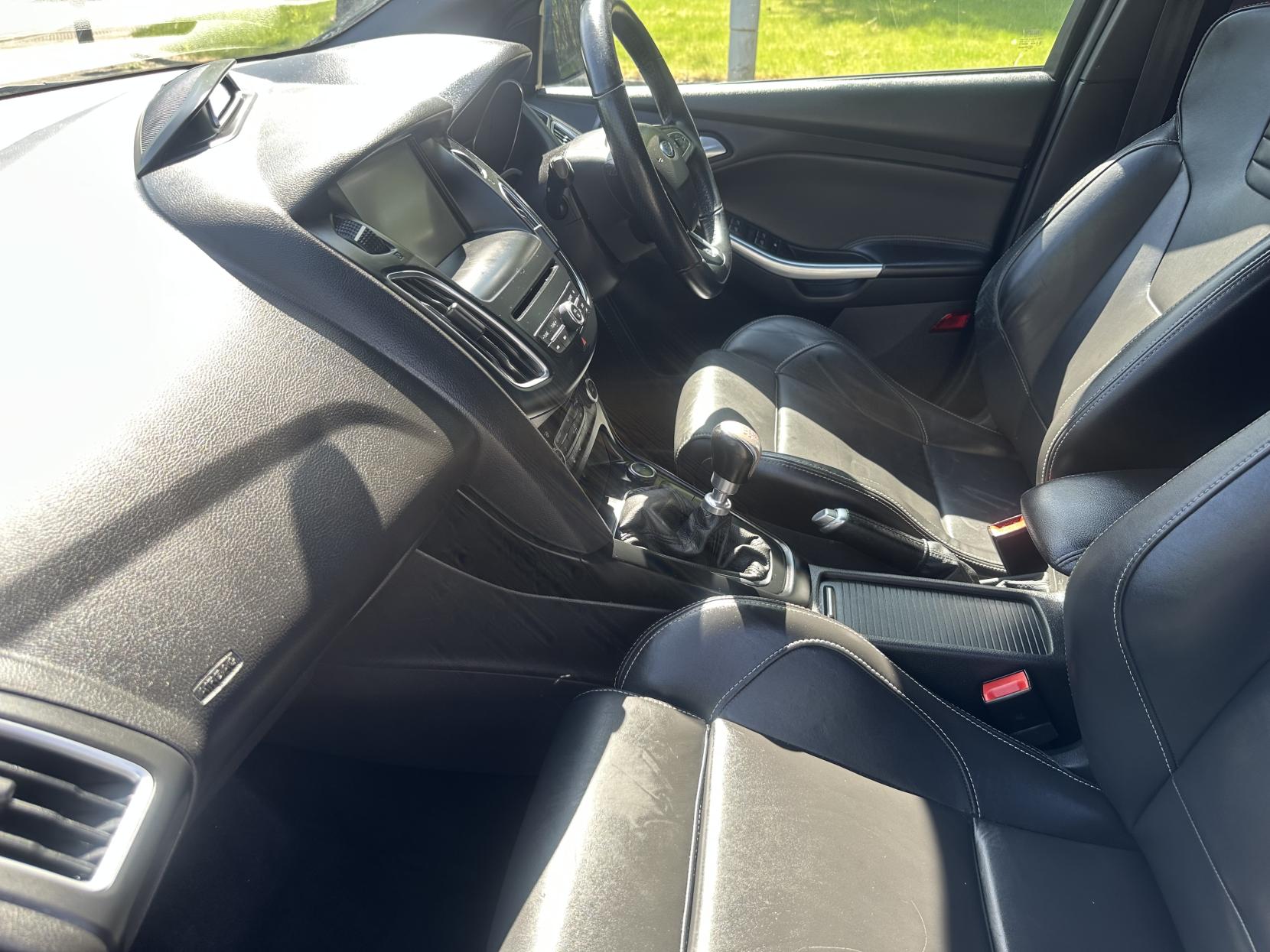 Ford Focus 2.0 TDCi ST-3 Hatchback 5dr Diesel Manual Euro 6 (s/s) (185 ps)