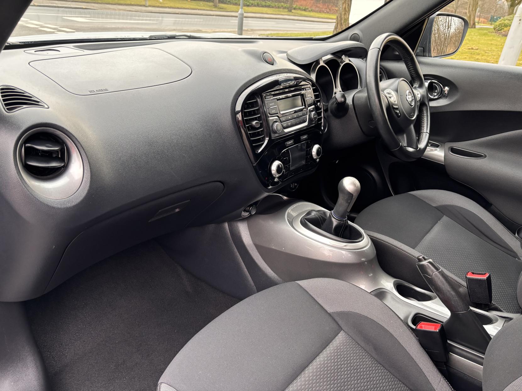 Nissan Juke 1.6 Acenta SUV 5dr Petrol Manual Euro 6 (112 ps)