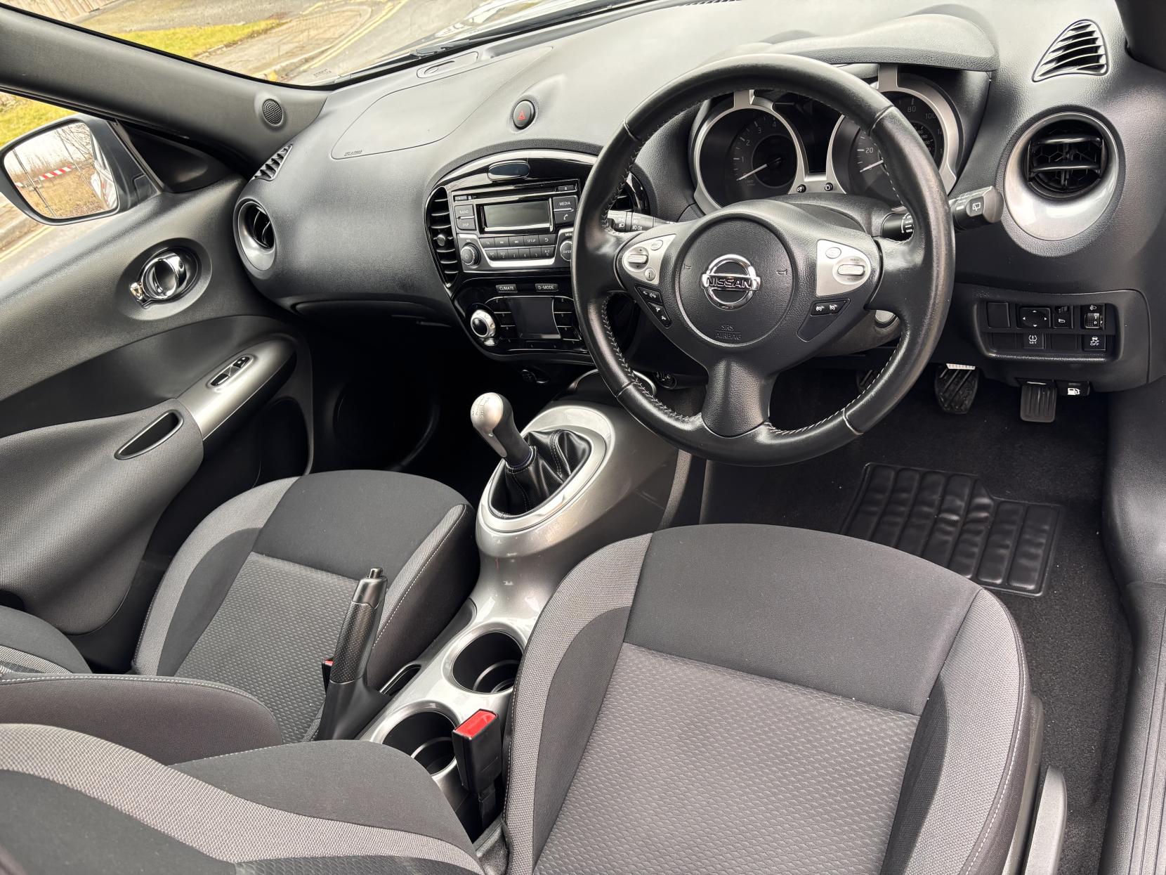 Nissan Juke 1.6 Acenta SUV 5dr Petrol Manual Euro 6 (112 ps)