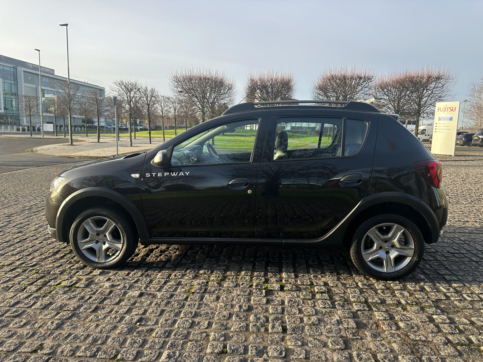 Dacia Sandero Stepway 1.5 dCi Laureate Hatchback 5dr Diesel Manual Euro 6 (s/s) (90 ps)