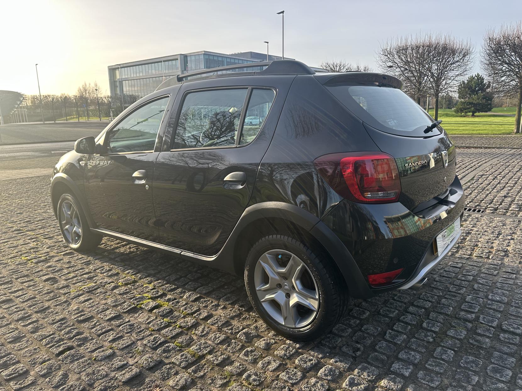 Dacia Sandero Stepway 1.5 dCi Laureate Hatchback 5dr Diesel Manual Euro 6 (s/s) (90 ps)