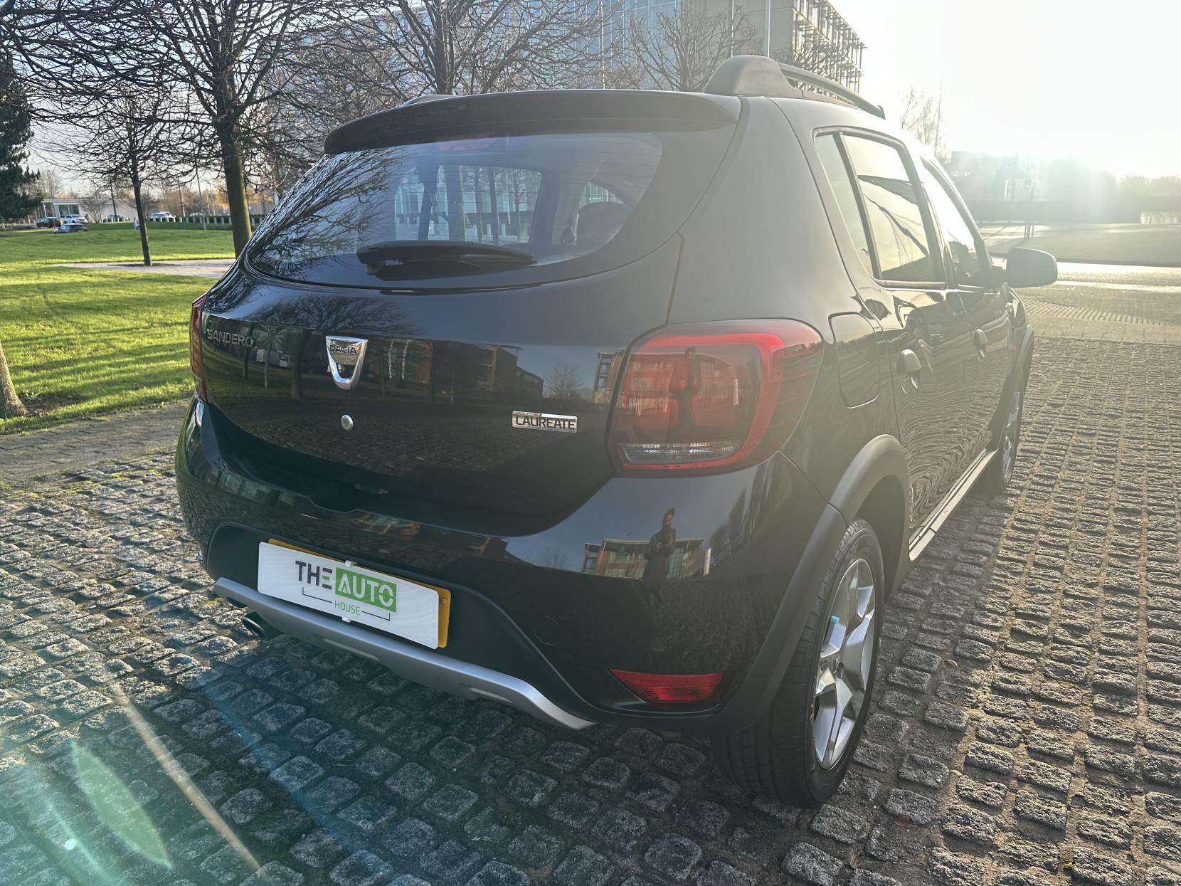 Dacia Sandero Stepway 1.5 dCi Laureate Hatchback 5dr Diesel Manual Euro 6 (s/s) (90 ps)