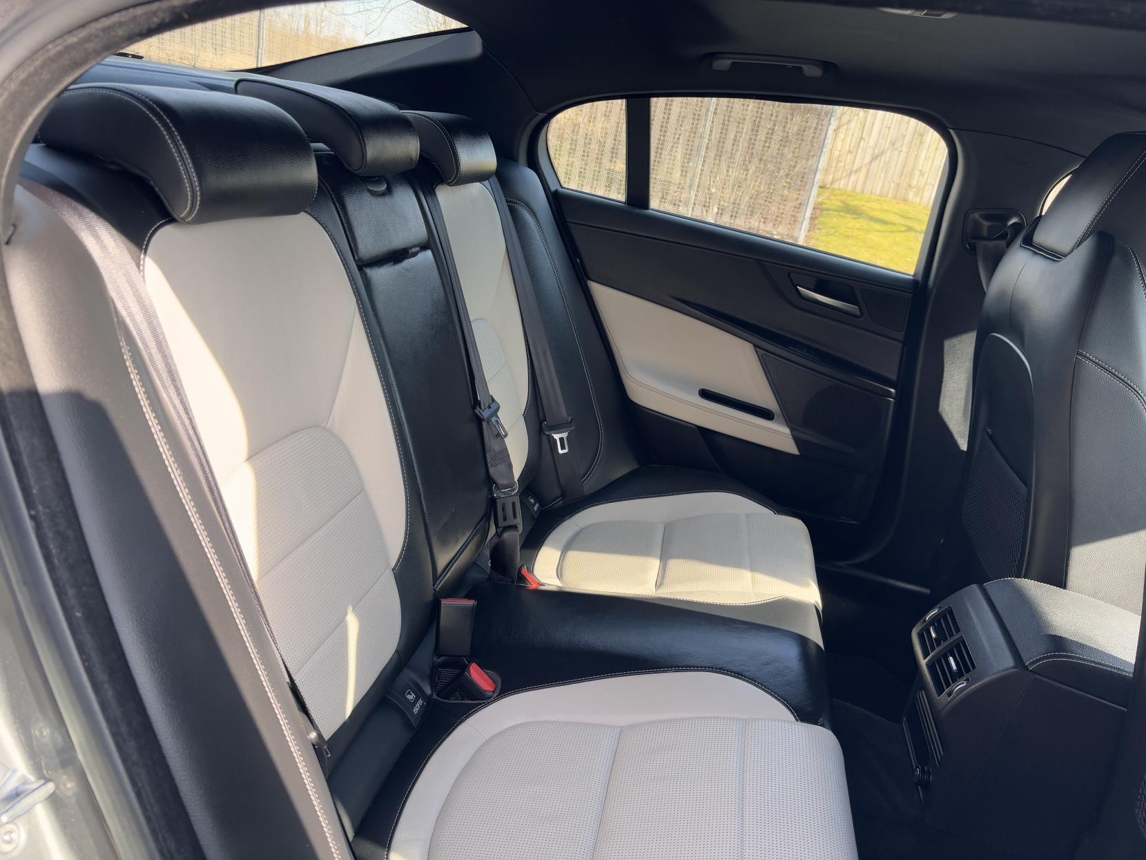 Jaguar XE 2.0 R-Sport Saloon (2014 - 2020)