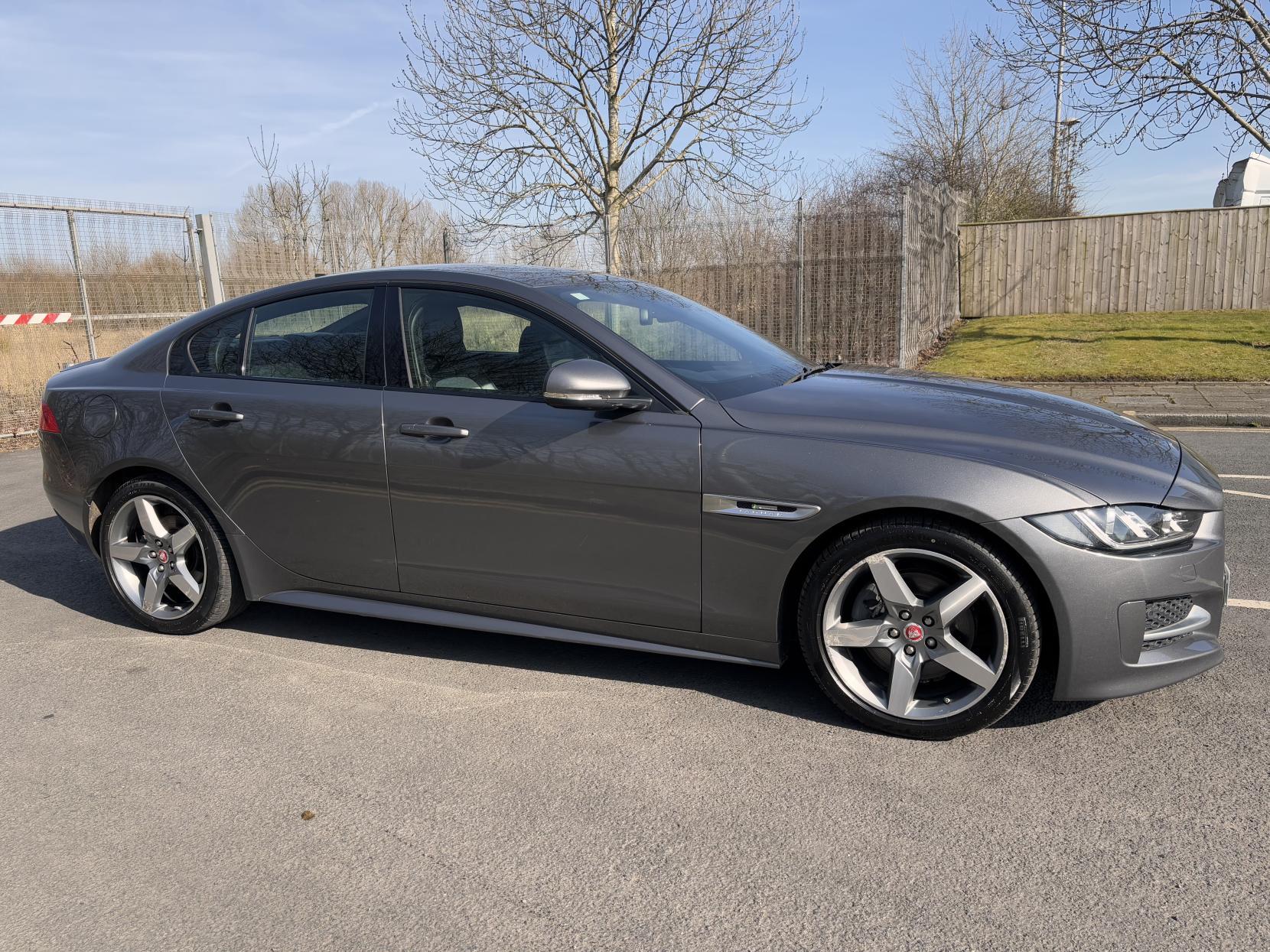 Jaguar XE 2.0d R-Sport Saloon 4dr Diesel Auto Euro 6 (s/s) (180 ps)