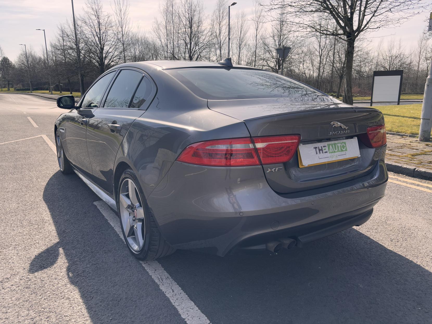 Jaguar XE 2.0d R-Sport Saloon 4dr Diesel Auto Euro 6 (s/s) (180 ps)