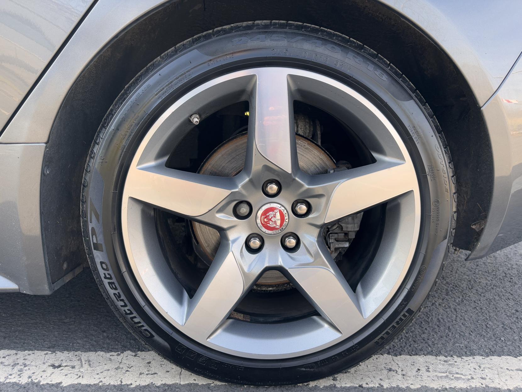 Jaguar XE 2.0d R-Sport Saloon 4dr Diesel Auto Euro 6 (s/s) (180 ps)