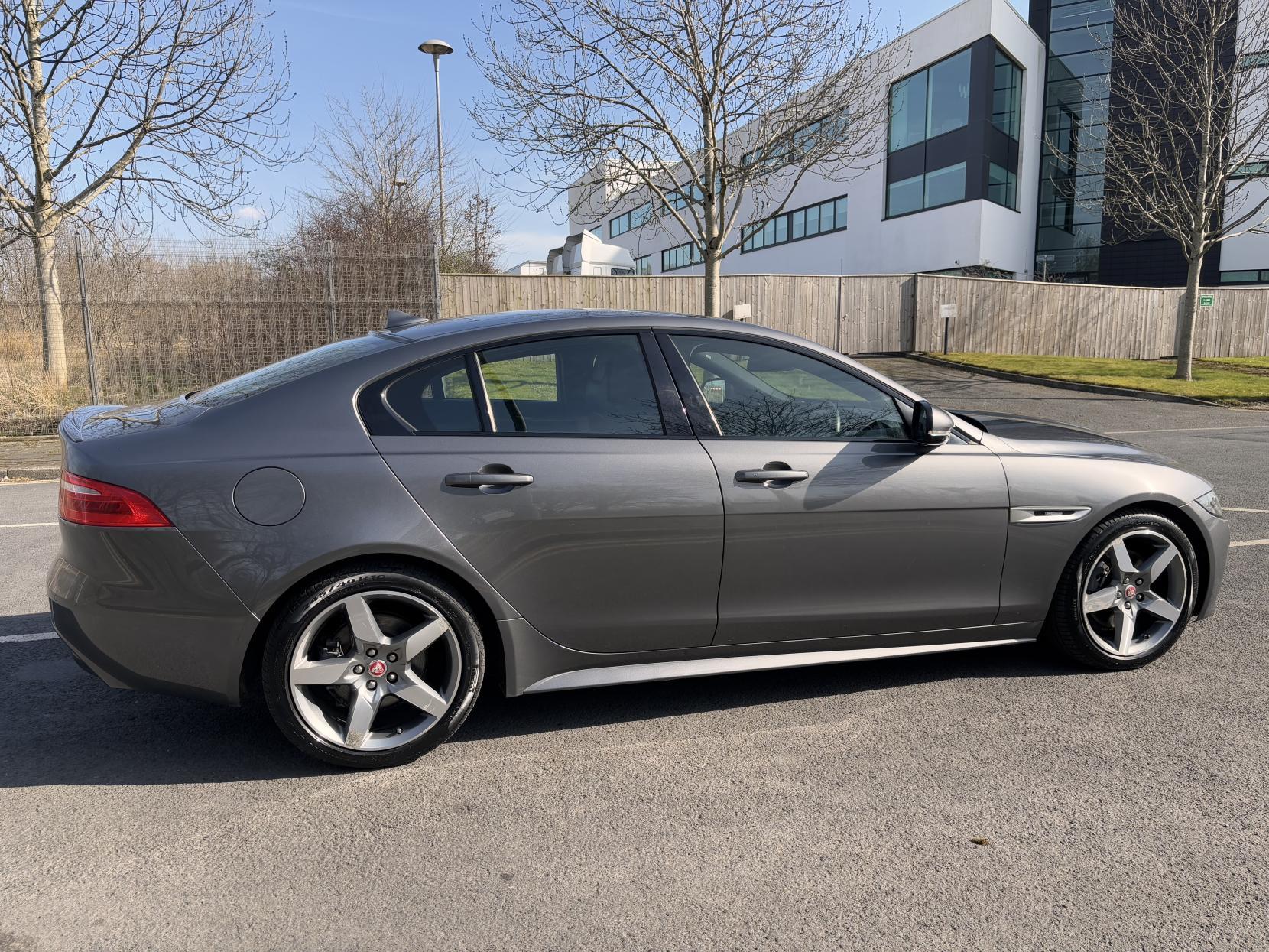 Jaguar XE 2.0d R-Sport Saloon 4dr Diesel Auto Euro 6 (s/s) (180 ps)