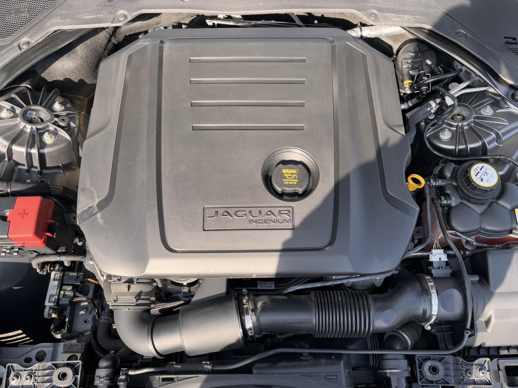 Jaguar XE 2.0d R-Sport Saloon 4dr Diesel Auto Euro 6 (s/s) (180 ps)