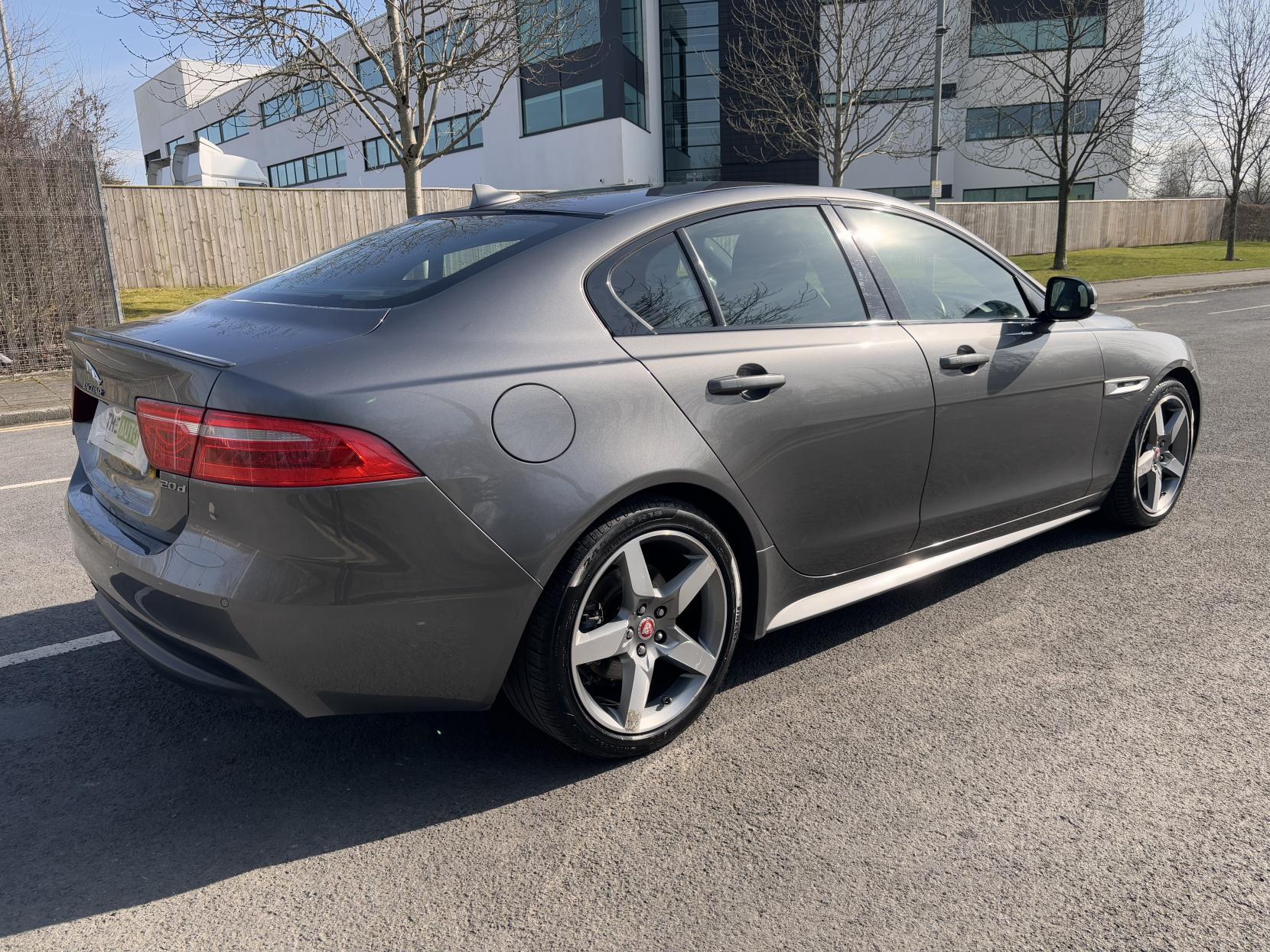 Jaguar XE 2.0d R-Sport Saloon 4dr Diesel Auto Euro 6 (s/s) (180 ps)