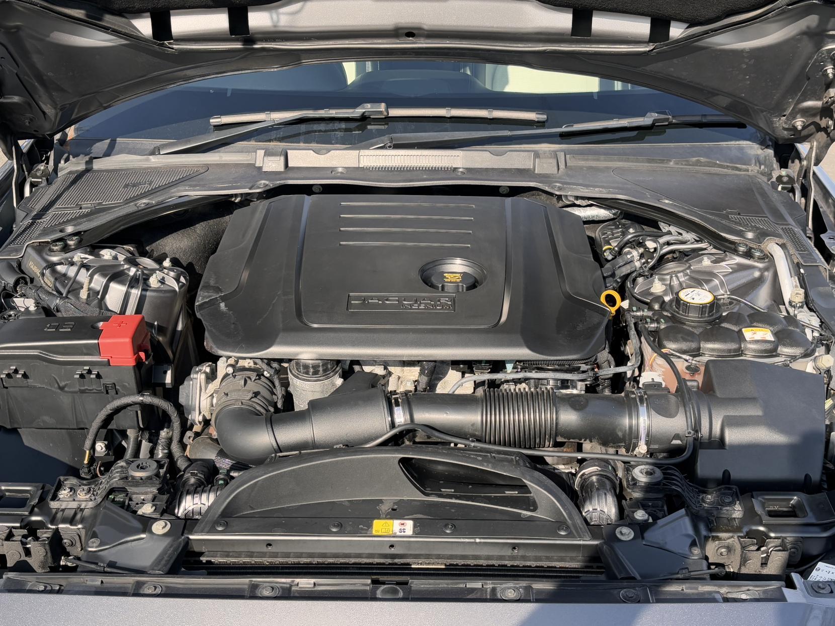 Jaguar XE 2.0d R-Sport Saloon 4dr Diesel Auto Euro 6 (s/s) (180 ps)