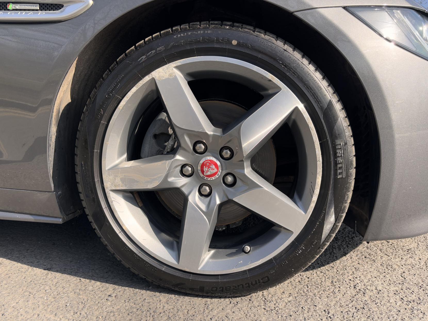 Jaguar XE 2.0d R-Sport Saloon 4dr Diesel Auto Euro 6 (s/s) (180 ps)