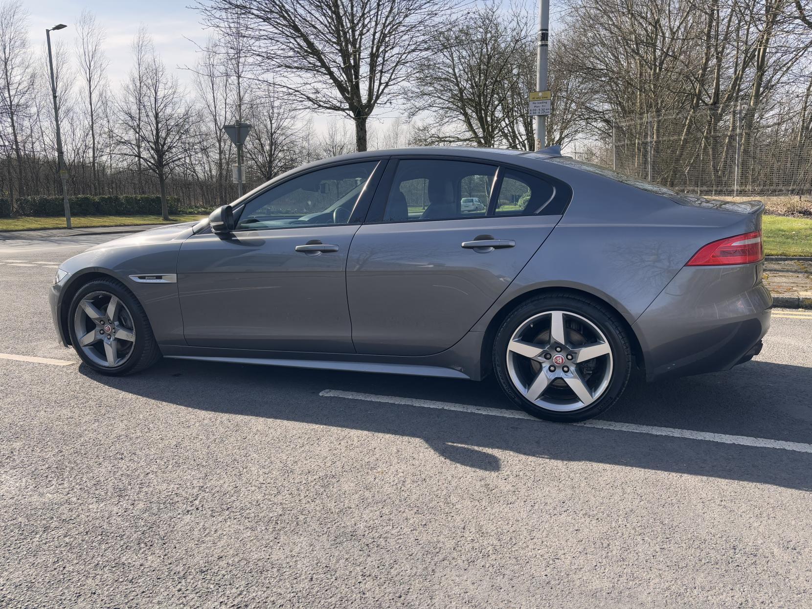 Jaguar XE 2.0d R-Sport Saloon 4dr Diesel Auto Euro 6 (s/s) (180 ps)
