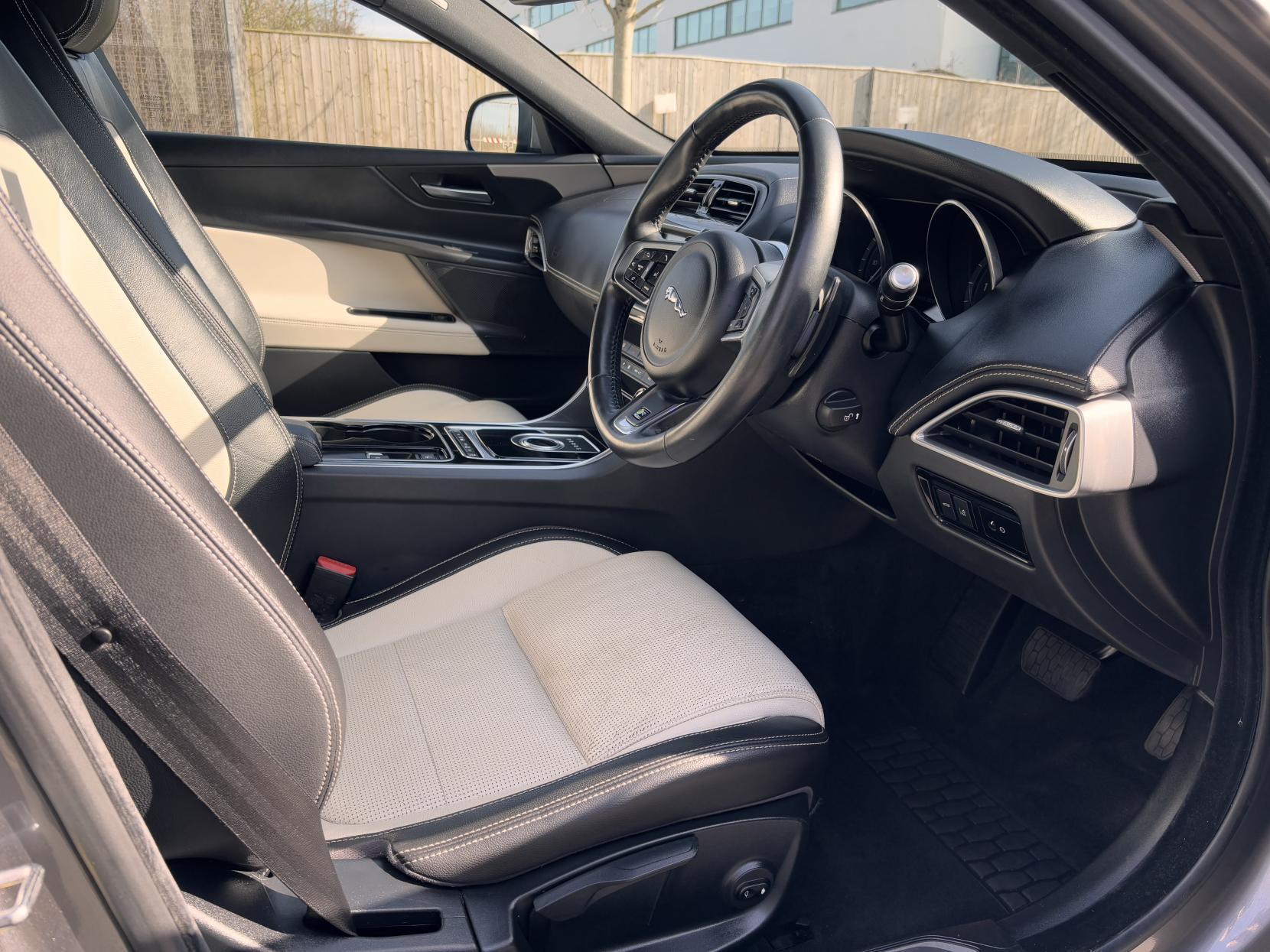 Jaguar XE 2.0d R-Sport Saloon 4dr Diesel Auto Euro 6 (s/s) (180 ps)