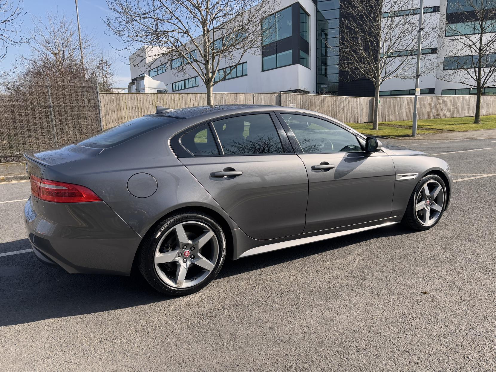 Jaguar XE 2.0d R-Sport Saloon 4dr Diesel Auto Euro 6 (s/s) (180 ps)