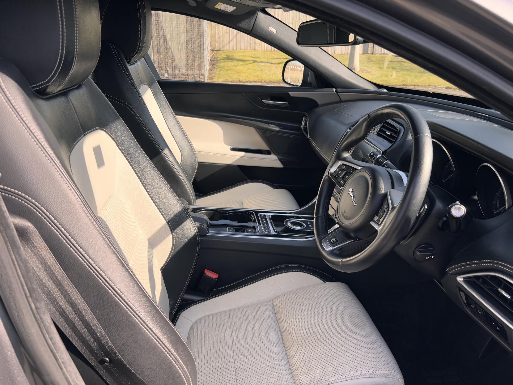 Jaguar XE 2.0d R-Sport Saloon 4dr Diesel Auto Euro 6 (s/s) (180 ps)