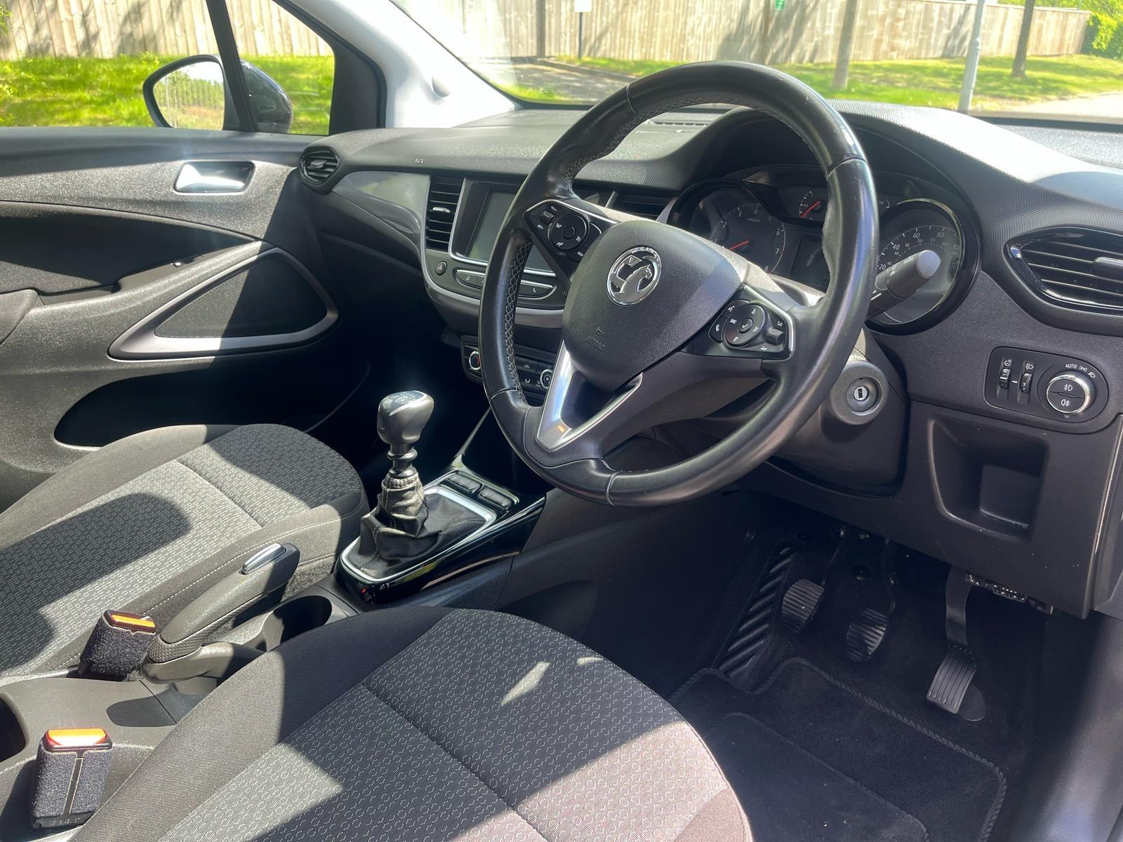 Vauxhall Crossland X 1.2 Turbo ecoTEC GPF SE SUV 5dr Petrol Manual Euro 6 (s/s) (110 ps)