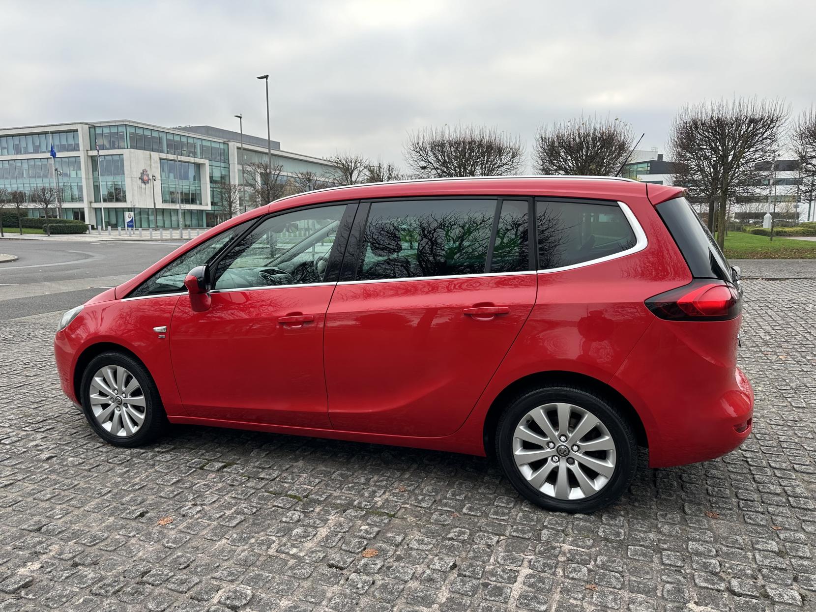 Vauxhall ZAFIRA MPV 1.4 SE 5DR Manual