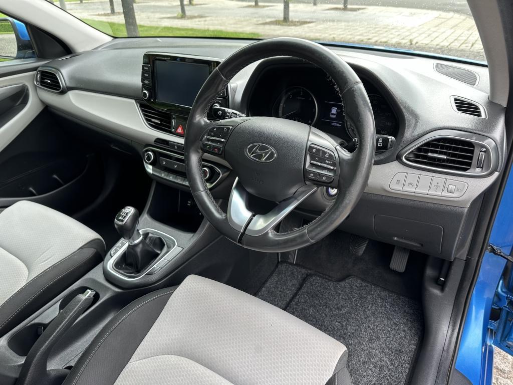 Hyundai I30 DIESEL HATCHBACK 1.6 CRDI SE NAV 5DR Manual