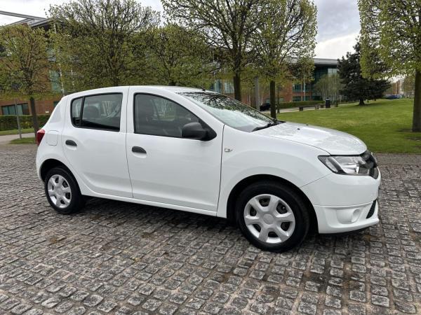 Dacia Sandero 1.2 Ambiance Hatchback 5dr Petrol Manual Euro 5 (75 ps)
