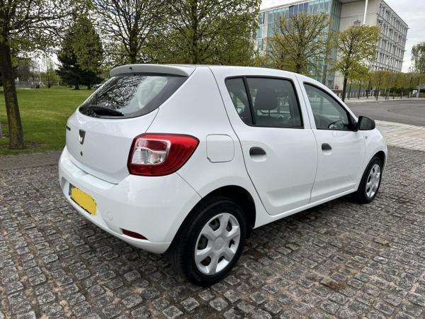 Dacia Sandero 1.2 Ambiance Hatchback 5dr Petrol Manual Euro 5 (75 ps)