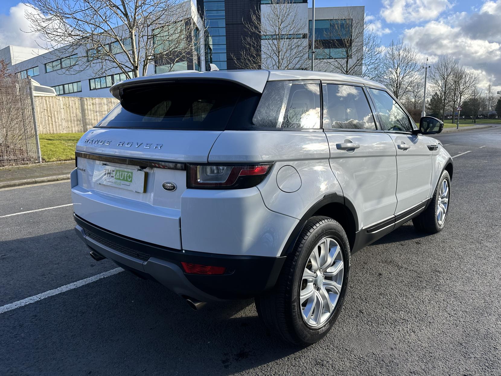 Land Rover Range Rover Evoque 2.0 TD4 SE Tech SUV 5dr Diesel Manual 4WD Euro 6 (s/s) (180 ps)