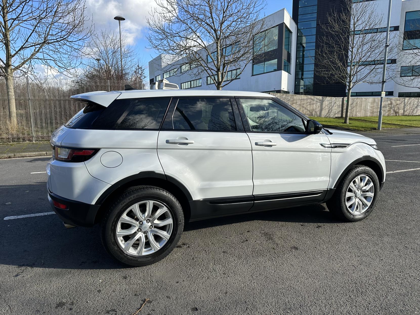 Land Rover Range Rover Evoque 2.0 TD4 SE Tech SUV 5dr Diesel Manual 4WD Euro 6 (s/s) (180 ps)