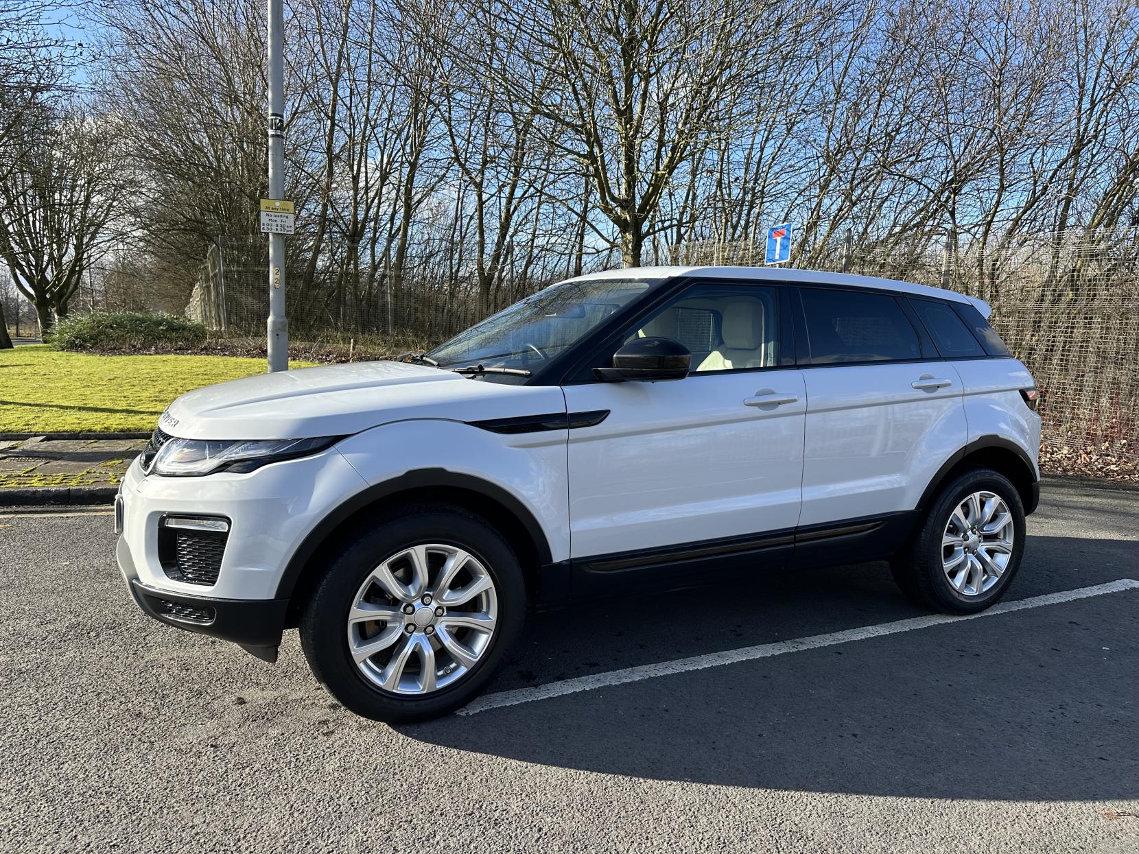 Land Rover Range Rover Evoque 2.0 TD4 SE Tech SUV 5dr Diesel Manual 4WD Euro 6 (s/s) (180 ps)