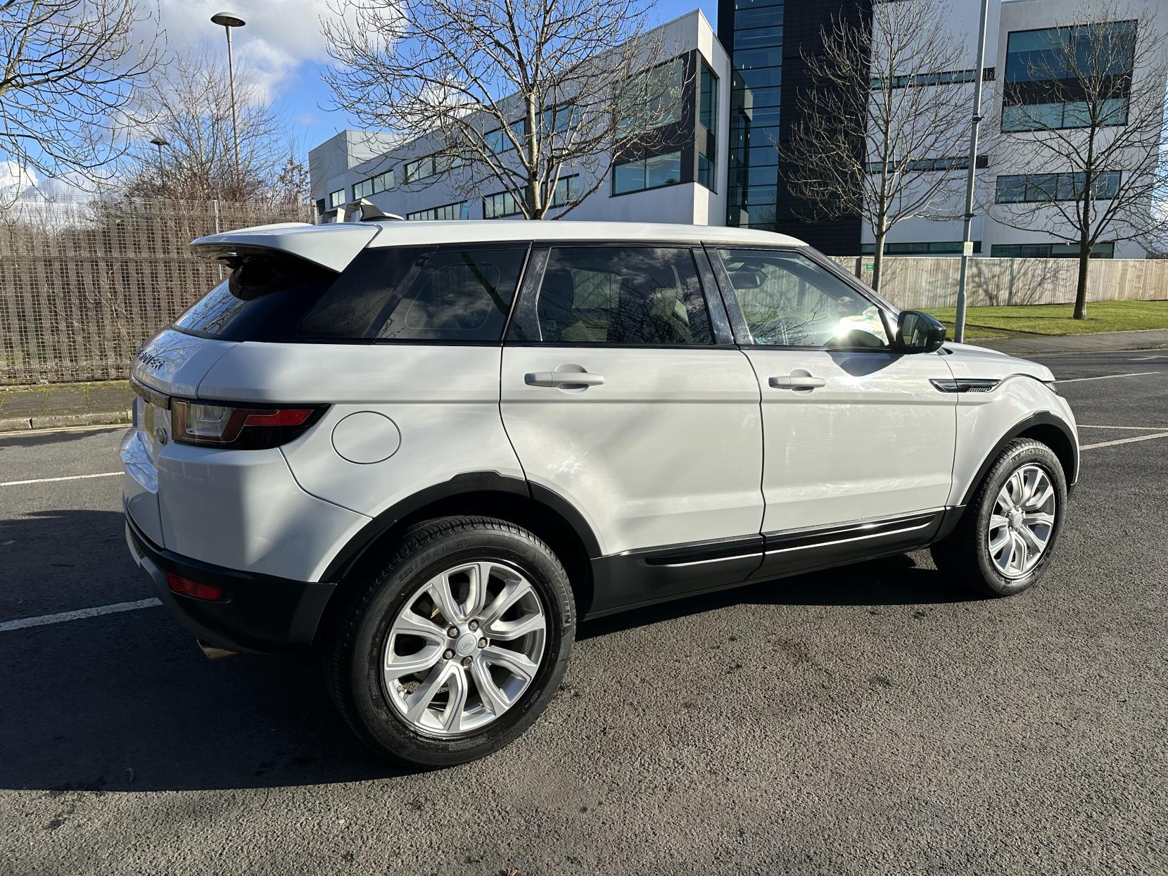 Land Rover Range Rover Evoque 2.0 TD4 SE Tech SUV 5dr Diesel Manual 4WD Euro 6 (s/s) (180 ps)