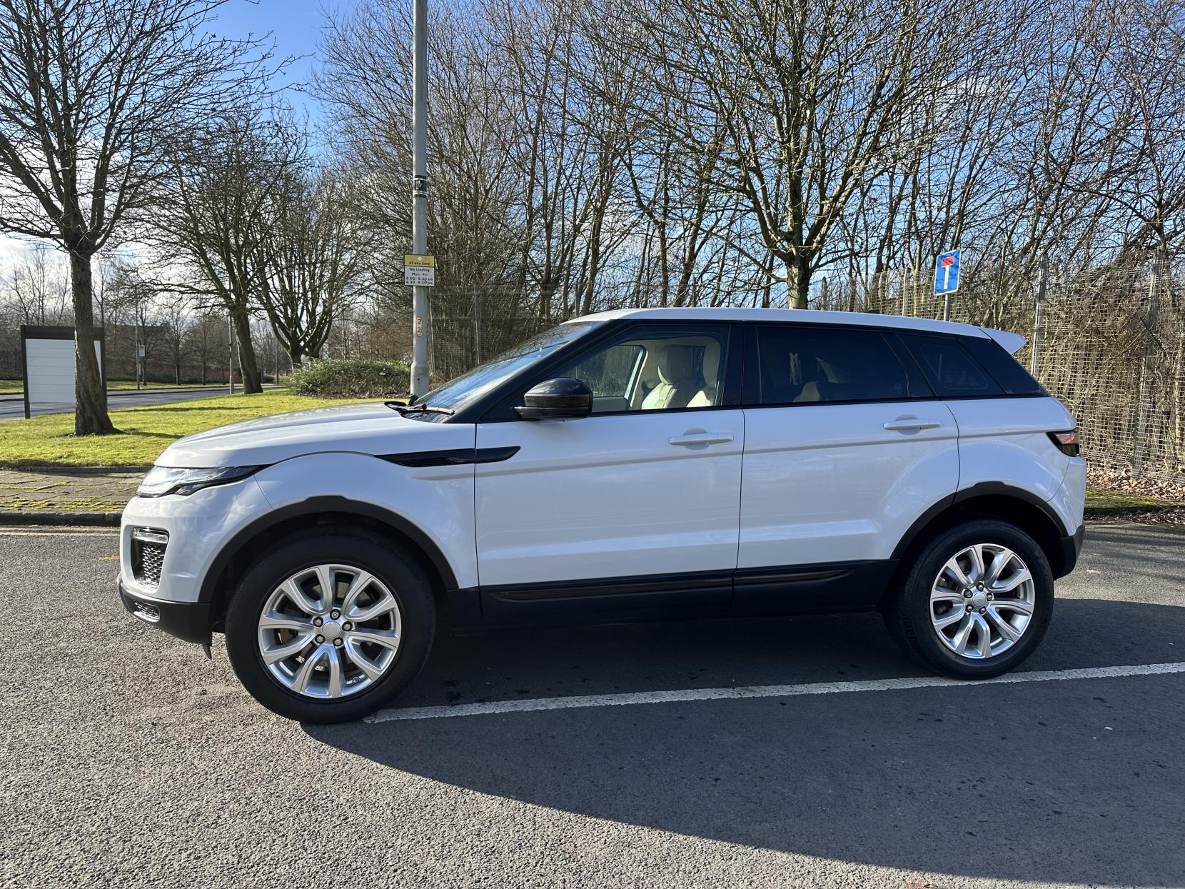 Land Rover Range Rover Evoque 2.0 TD4 SE Tech SUV 5dr Diesel Manual 4WD Euro 6 (s/s) (180 ps)