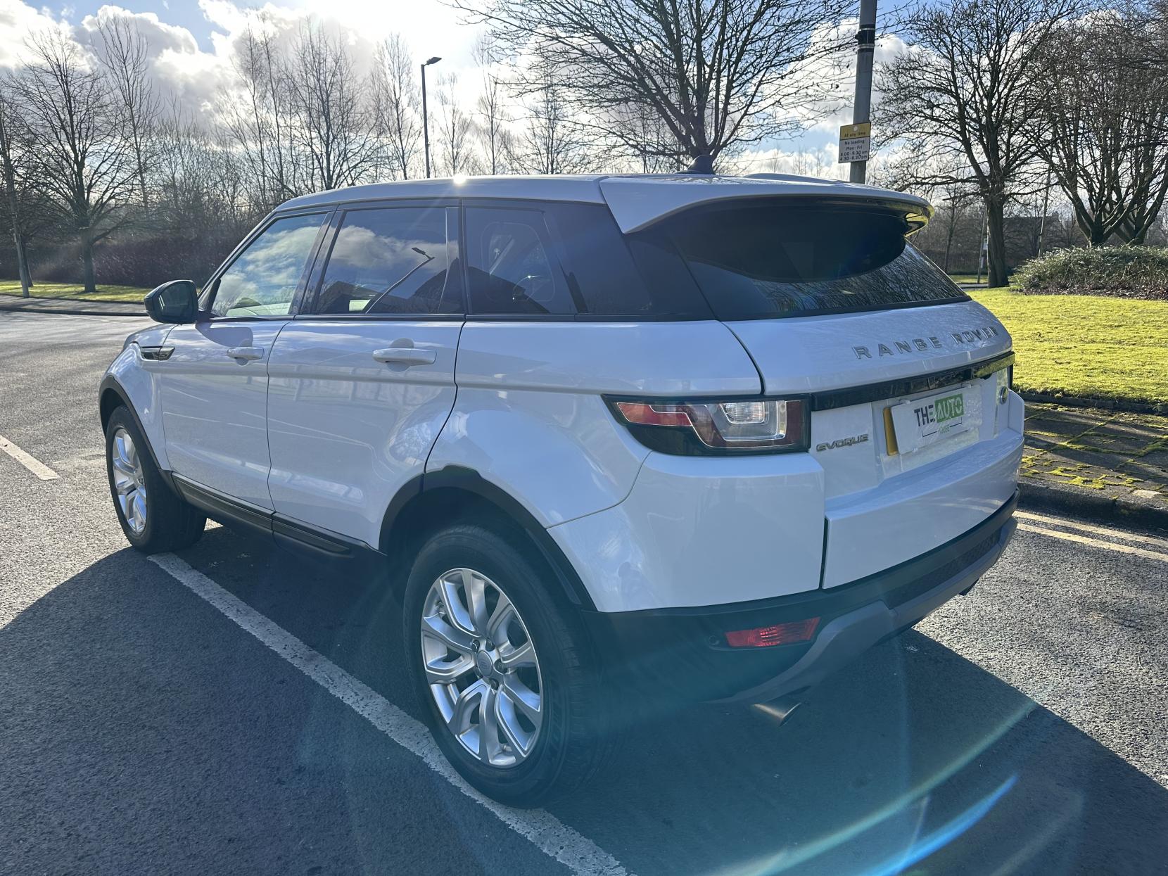 Land Rover Range Rover Evoque 2.0 TD4 SE Tech SUV 5dr Diesel Manual 4WD Euro 6 (s/s) (180 ps)