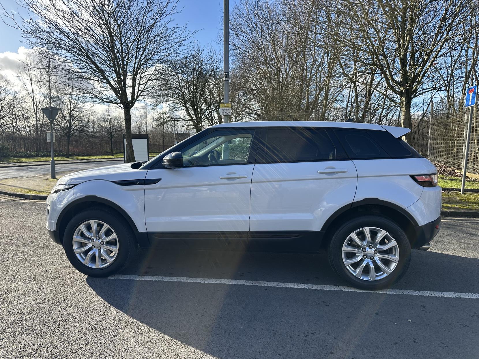 Land Rover Range Rover Evoque 2.0 TD4 SE Tech SUV 5dr Diesel Manual 4WD Euro 6 (s/s) (180 ps)