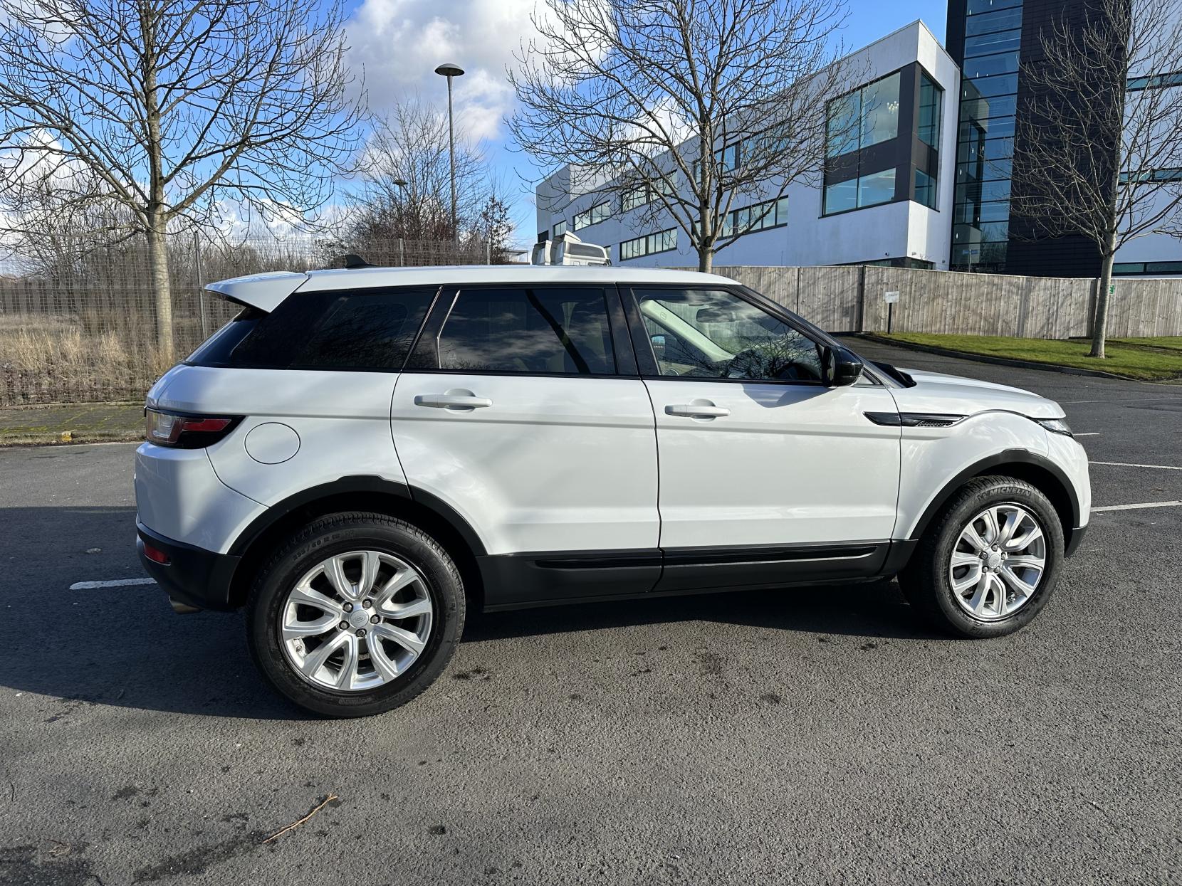 Land Rover Range Rover Evoque 2.0 TD4 SE Tech SUV 5dr Diesel Manual 4WD Euro 6 (s/s) (180 ps)