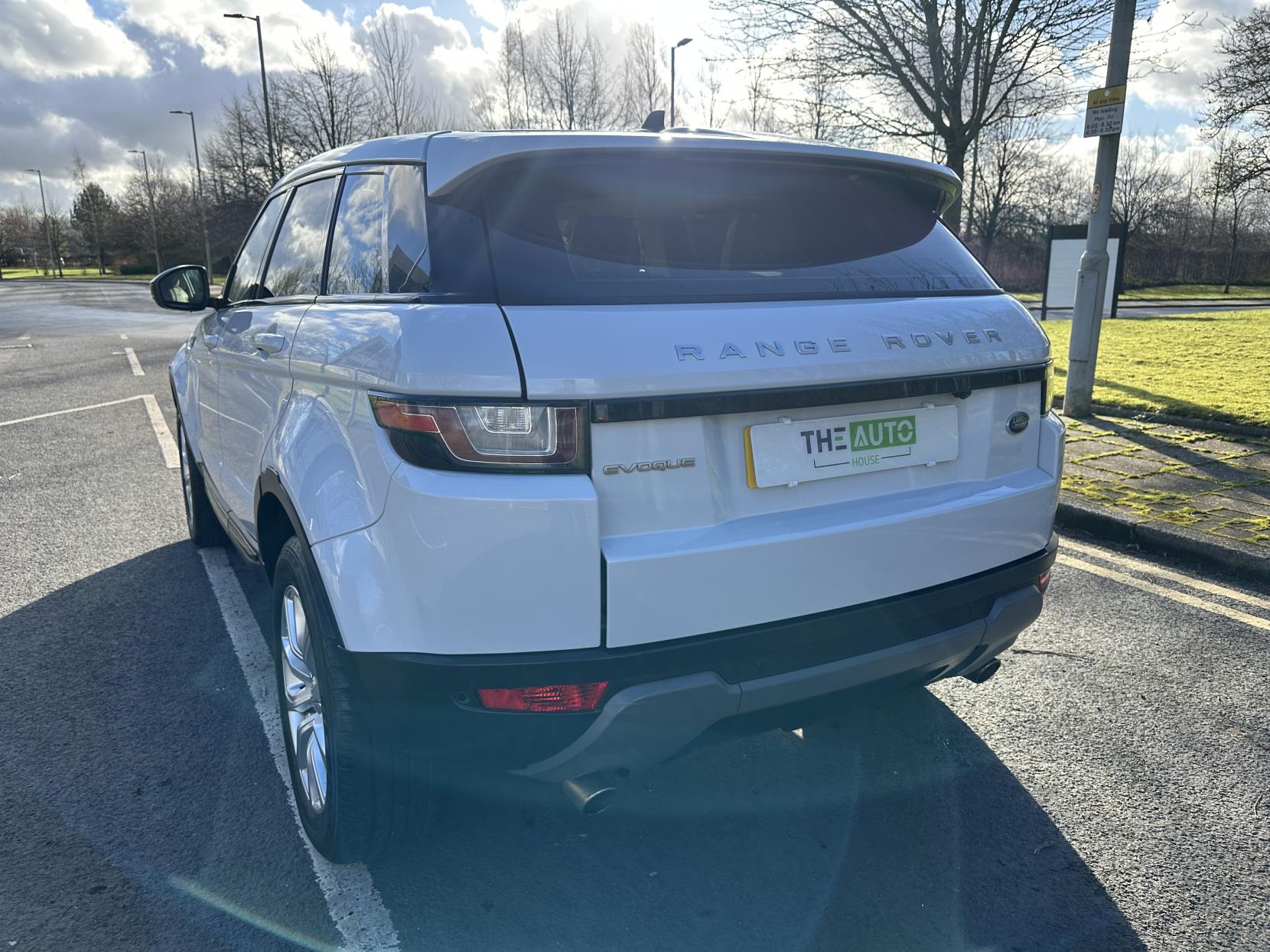 Land Rover Range Rover Evoque 2.0 TD4 SE Tech SUV 5dr Diesel Manual 4WD Euro 6 (s/s) (180 ps)