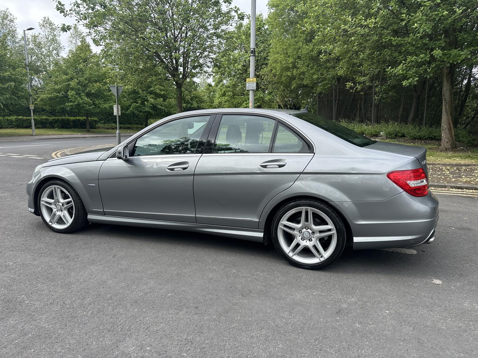 Mercedes-Benz C Class 2.1 C220 CDI BlueEfficiency Sport Saloon 4dr Diesel G-Tronic+ Euro 5 (s/s) (170 ps)