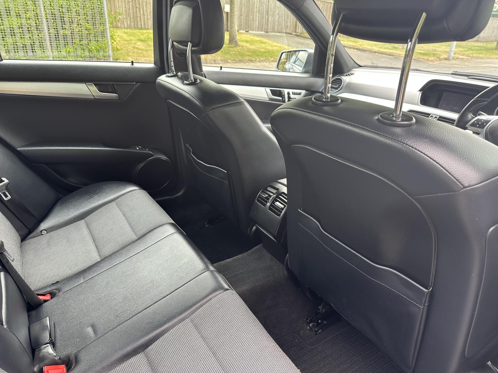 Mercedes-Benz C Class 2.1 C220 CDI BlueEfficiency Sport Saloon 4dr Diesel G-Tronic+ Euro 5 (s/s) (170 ps)