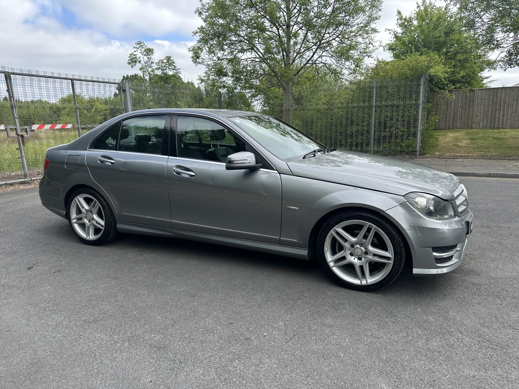 Mercedes-Benz C Class 2.1 C220 CDI BlueEfficiency Sport Saloon 4dr Diesel G-Tronic+ Euro 5 (s/s) (170 ps)