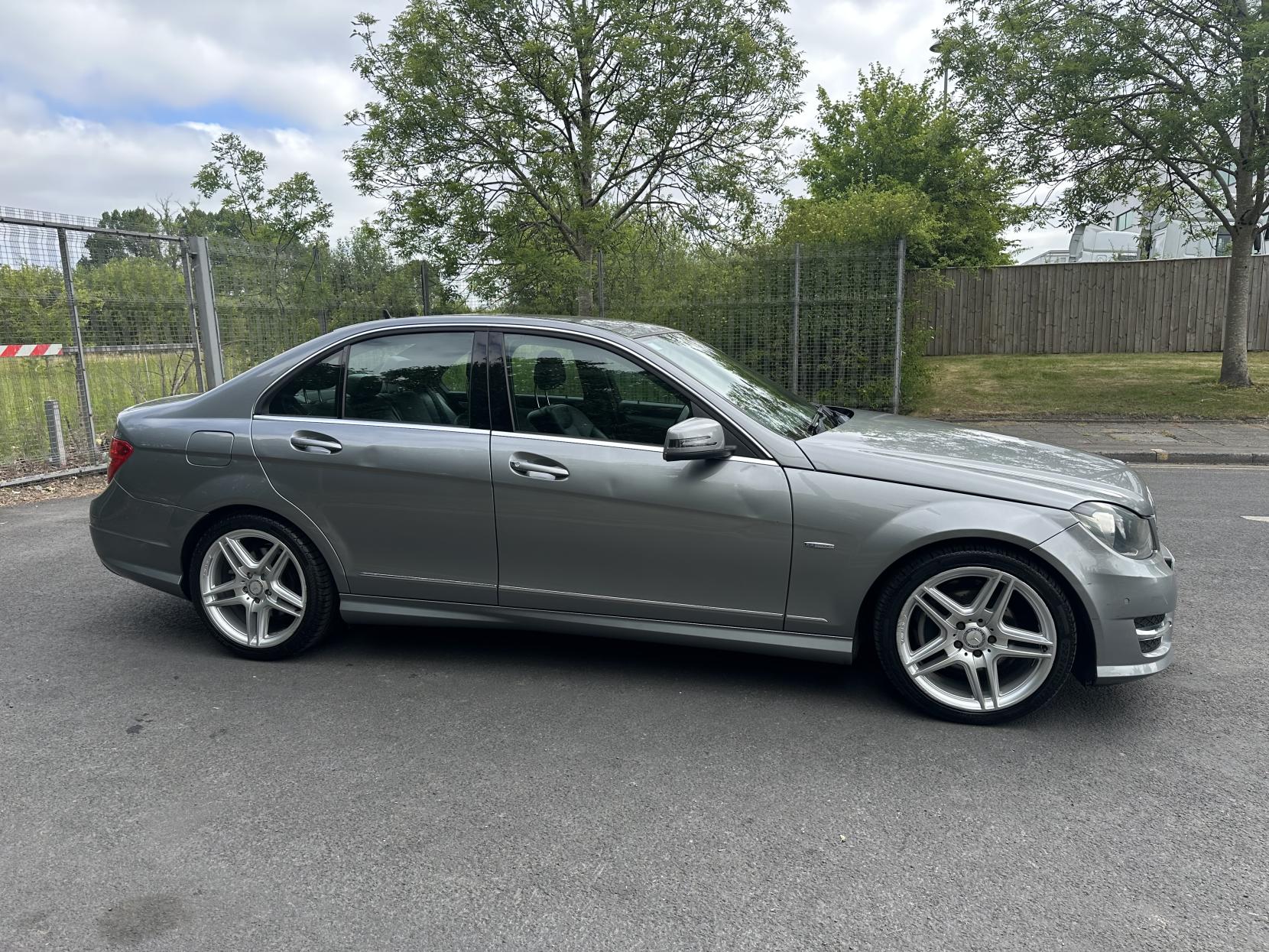Mercedes-Benz C Class 2.1 C220 CDI BlueEfficiency Sport Saloon 4dr Diesel G-Tronic+ Euro 5 (s/s) (170 ps)